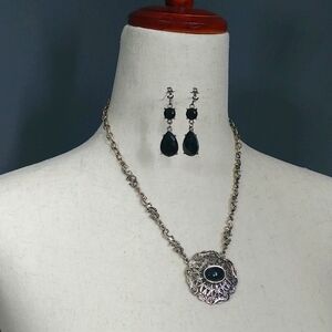 Vintage 2Pcs. Faux Silver and Black Stone Necklace with Bonus Clip on Earrings